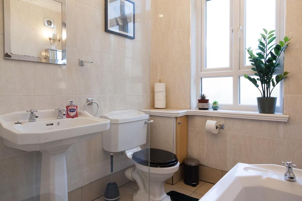 Victorian Elegance At Kingscliffe, Sleeps 17 Pousada